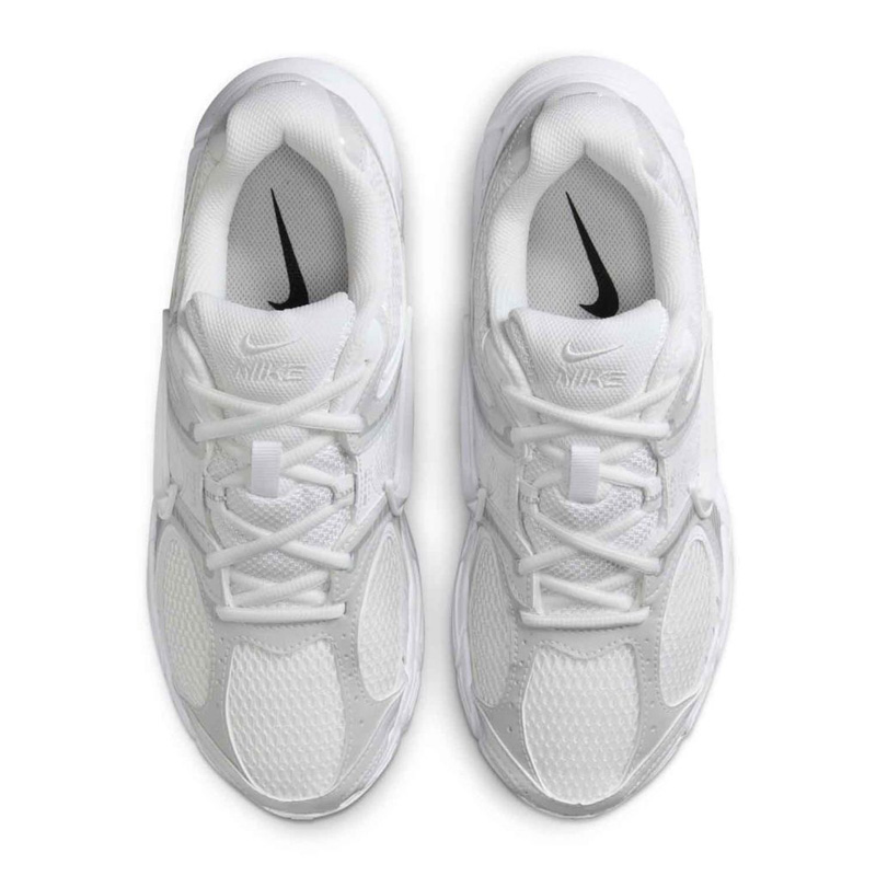 Nike V5 RNR WMNS (HQ7901-101)Γυναικεία παπούτσια Λευκό/Μαύρο/Metallic Silver/Λευκό