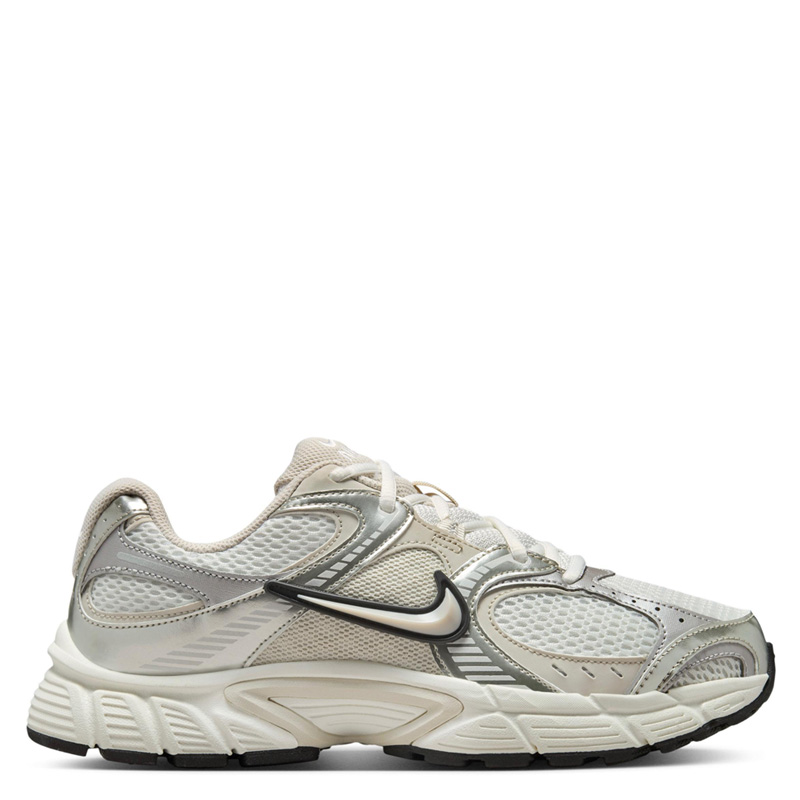 Nike V5 RNR WMNS (HQ7901-104)ΓΥΝΑΙΚΕΙΑ ΠΑΠΟΥΤΣΙΑ SUMMIT WHITE/LT OREWOOD BRN-SAIL-BLACK-VAST GREY