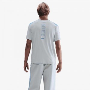 NIKE SPORTSWEAR DRI-FIT TEE (IH4288-025)ΑΝΔΡΙΚΟ T-SHIRT PHOTON DUST/UNIVERSITY BLUE NIKE SPORTSWEAR DRI-FIT TEE (IH4288-025)ΑΝΔΡΙΚΟ T-SHIRT PHOTON DUST/UNIVERSITY BLUE